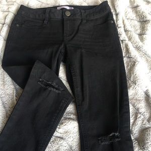 NWOT Pre-ripped jeans